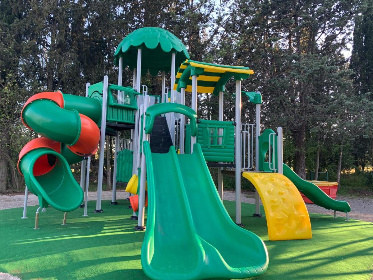 Camping La Vallée De 4*